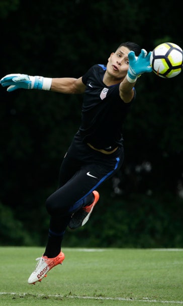 Jesse Gonzalez goes with heart, switches from Mexico to US